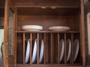 armario-madera-alacena-cocina-abierto  